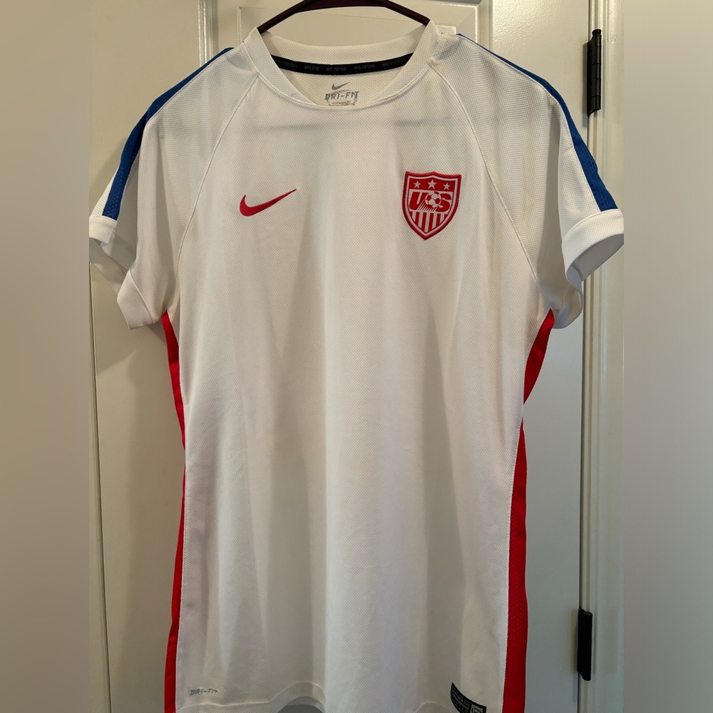 Lg Nike USA soccer jersey